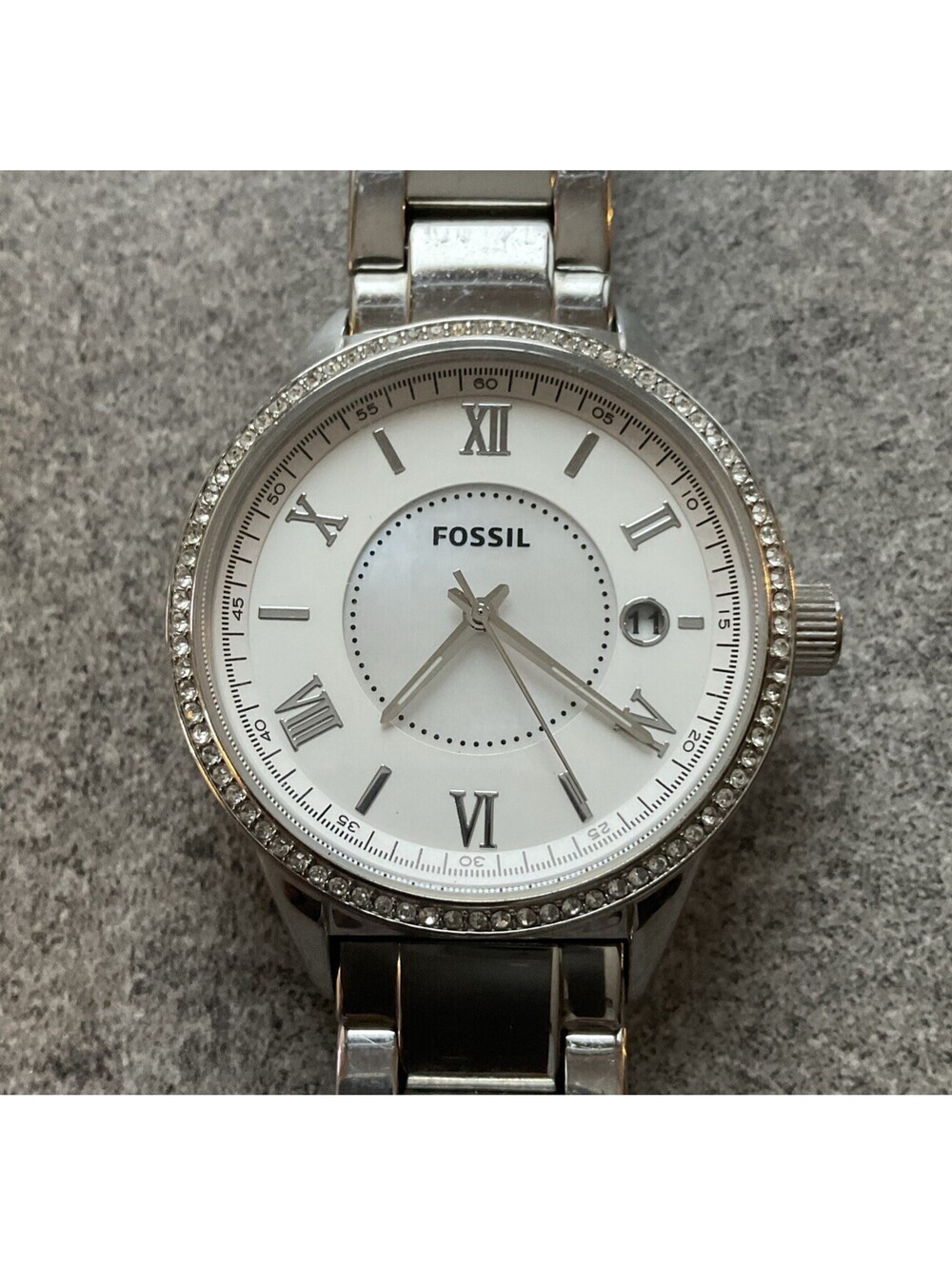 Beautiful Fossil Womens Watch BQ1105 38mm Silver Tone Case and Band MOP Dial B-Z